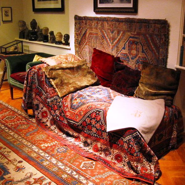 freud divany web.JPG