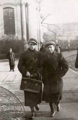 Abraham Sutzkever és a Yiddish színhaz csillaga Noah nachbush 1939 Vilna.jpg Abraham Sutzkever és a Yiddish színhaz csillaga Noah nachbush 1939 Vilna.jpg