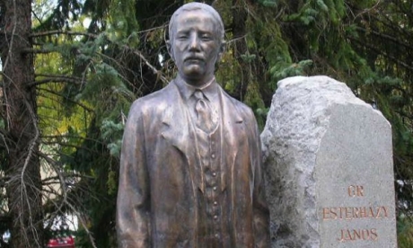 esterhazjanos_szobor.jpg esterhazjanos_szobor.jpg