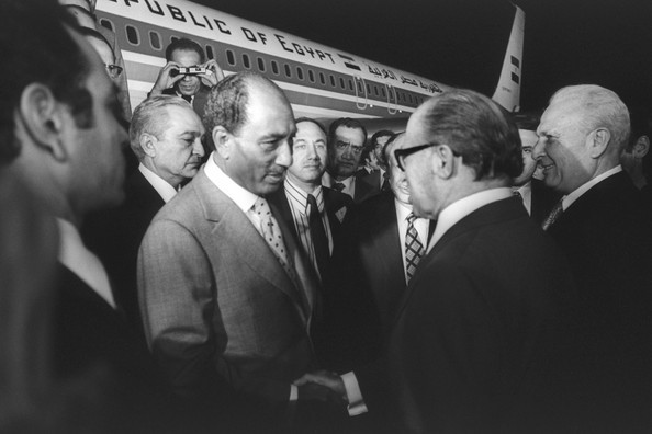 284548-israeli-prime-minister-menachem-begin-and-egyptian-president-anwar-sad