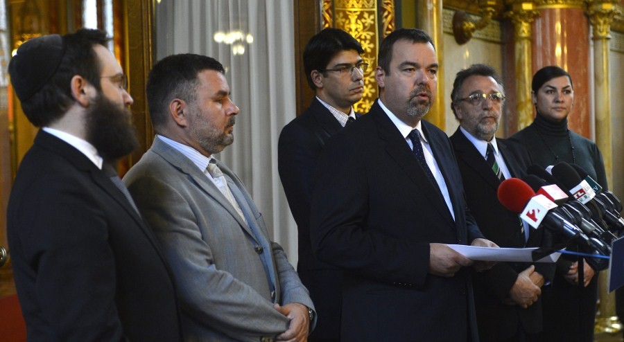 LSimon_CivilAlapsajtaj_FotoIllyesTibor