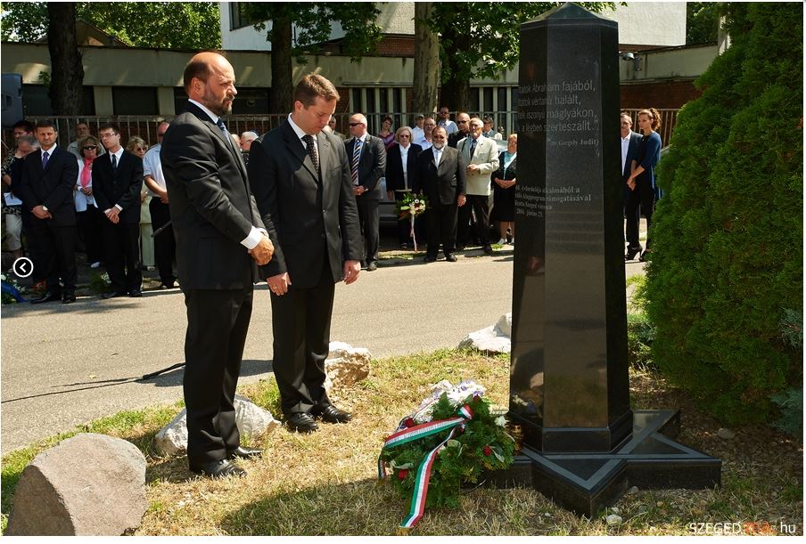 Szeged gettó emlékoszlop