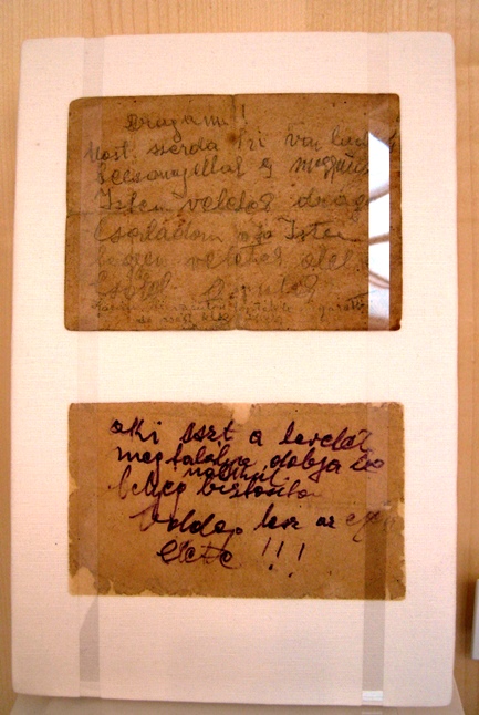 száztárgy18