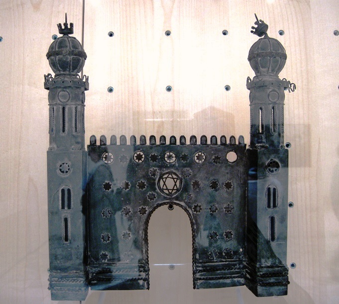 száztárgy9