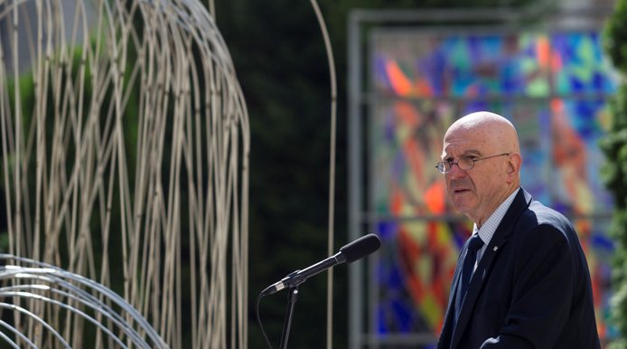Megemlékezés a magyar zsidó mártírok emlékművénél
