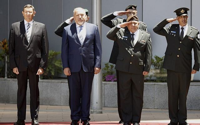 Avigdor Liberman beiktatása a védelmi miniszteri tisztségbe 2016-ban